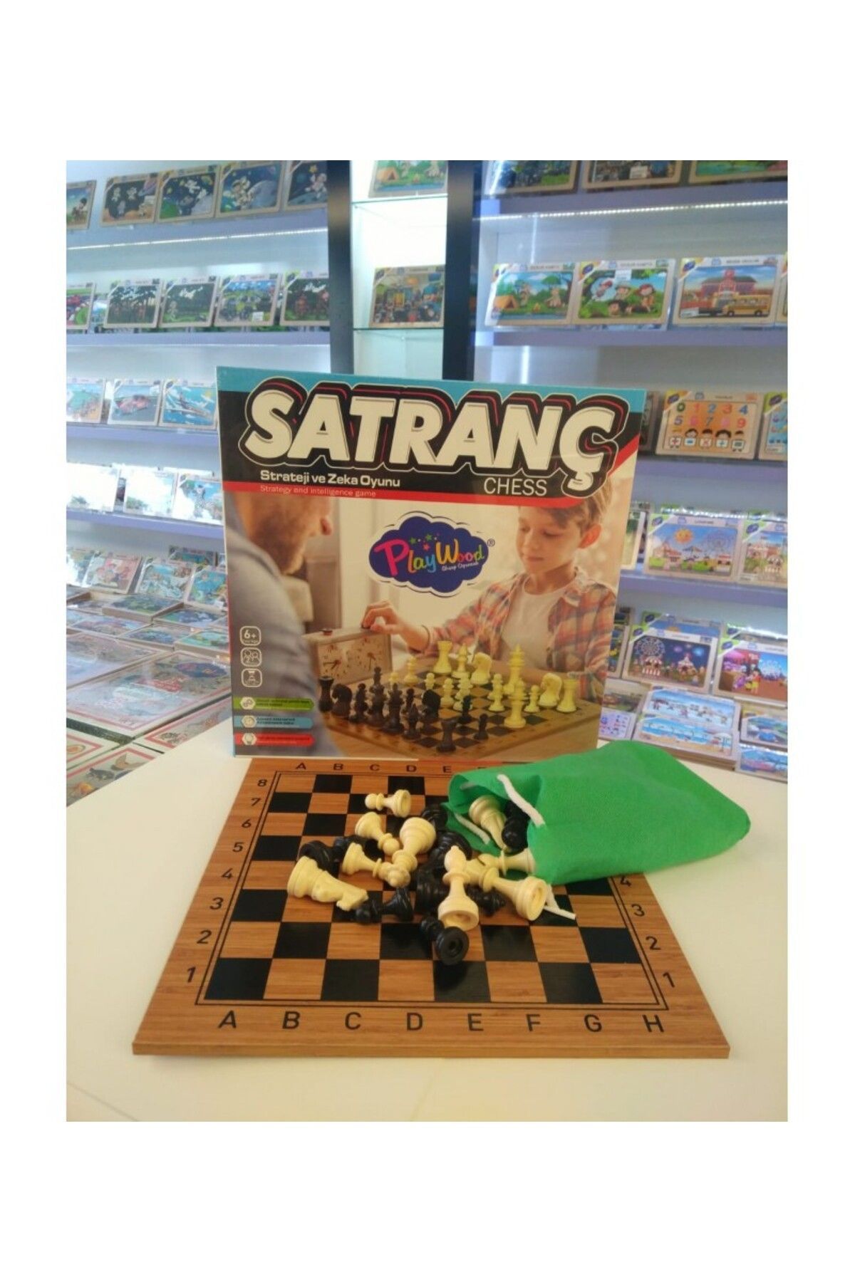 Kutuda Ahşap Satranç Oyunu