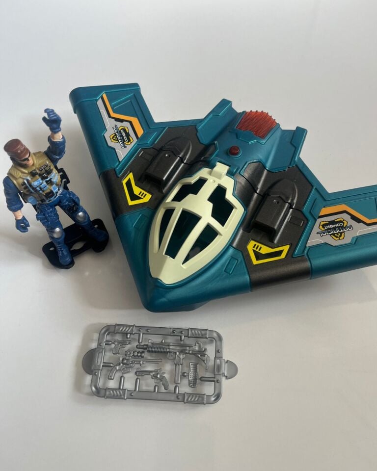 Kutuda Işıklı Sesli Asker Seti Kırmızı