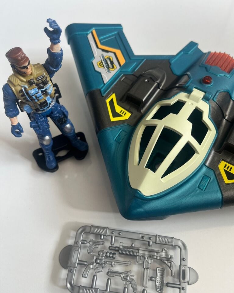 Kutuda Işıklı Sesli Asker Seti Kutuda Işıklı Sesli Asker Seti