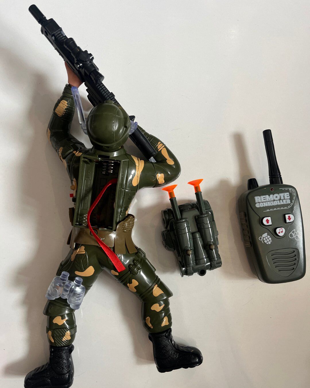 Uzaktan Kumandalı Işıklı Asker 30 Cm Kumandalı Hareket Eden Asker