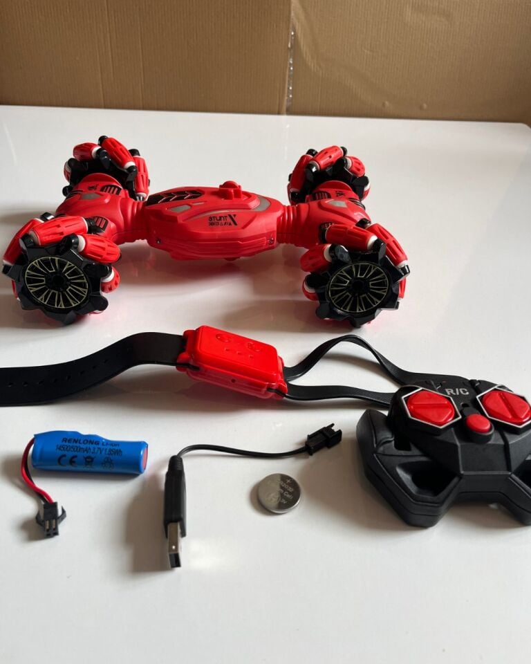 Uzaktan Kumandalı El Kontrollü 2.4G Şarjlı ve Işıklı 25 Cm Araba | Full Fonksiyonlu Kırmızı Renkli Araba | 360 Derece Dönebilen Araba | Yan Giden