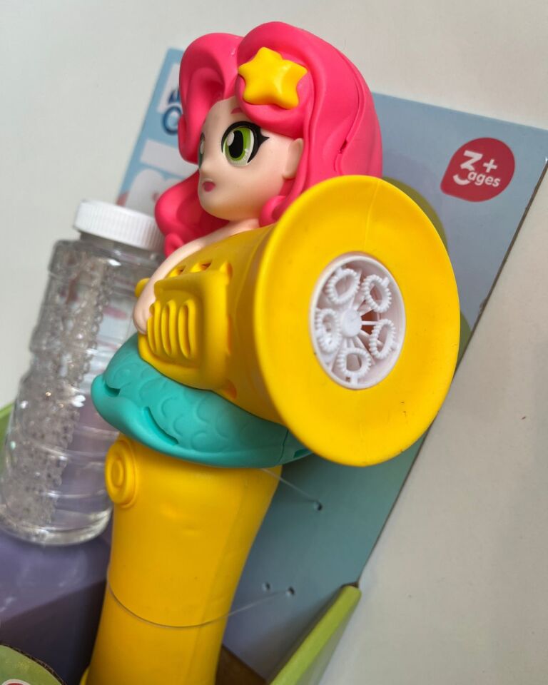 Köpük Tabancası Bubble Pilli ve Işıklı Saçlı Kız Köpük Tabancası 23 Cm Kırmızı