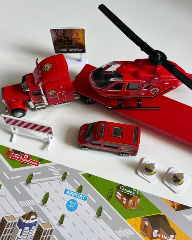 Oyuncak Helikopter Tır ve Araba Seti Kırmızı | 33 Cm Tır | 20 Cm Helikopter | 8 Cm Araba ve Aksesuarlar