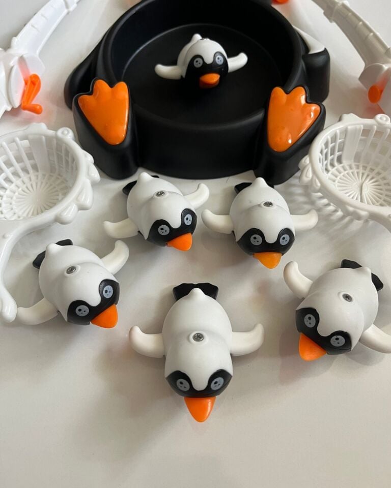 Havuzlu Penguen Su Üzerinde Balık Yakalama Olta Oyunu 11 Parçalık