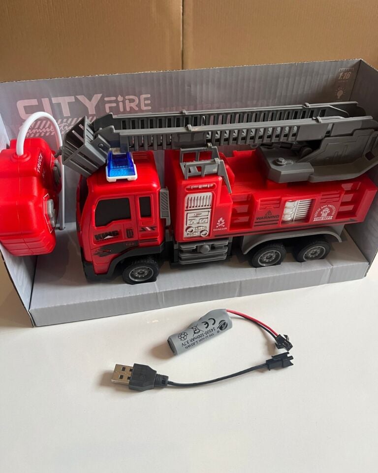 Uzaktan Kumandalı İtfaiye Arabası 23 Cm Full Fonksiyonlu Şarjlı Işıklı XF Model