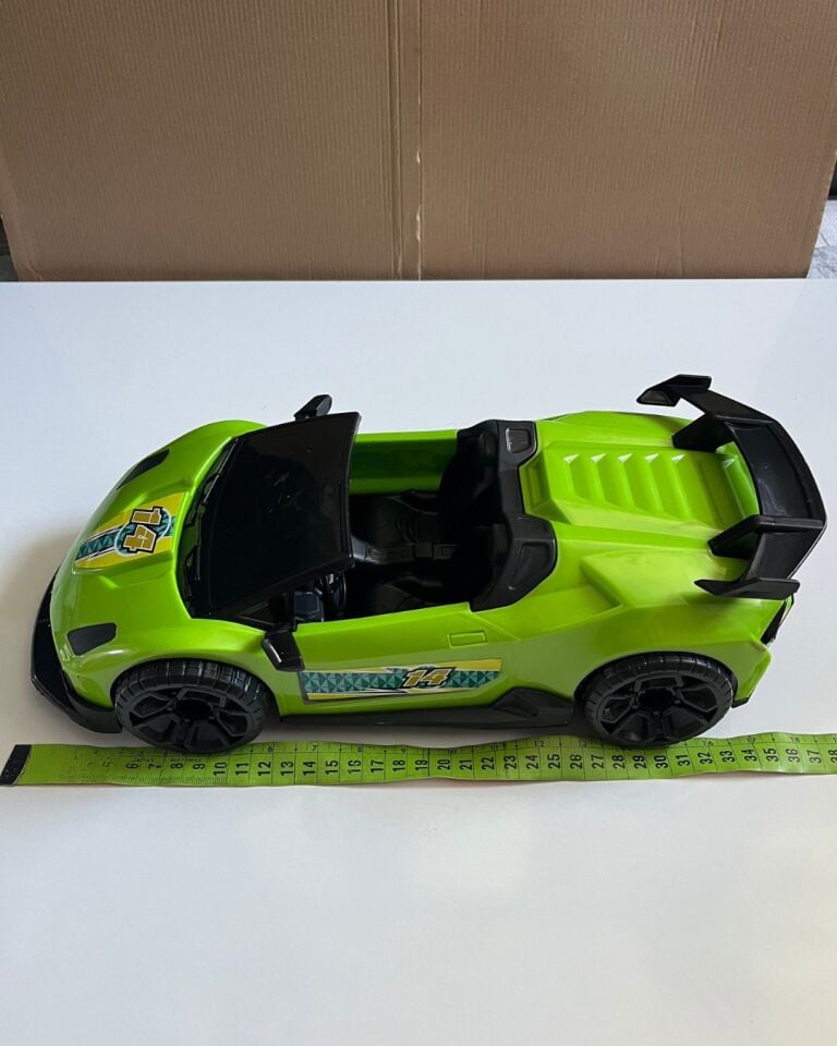 Büyük Sürtmeli Spor Araba Yeşil Renkli 36 Cm