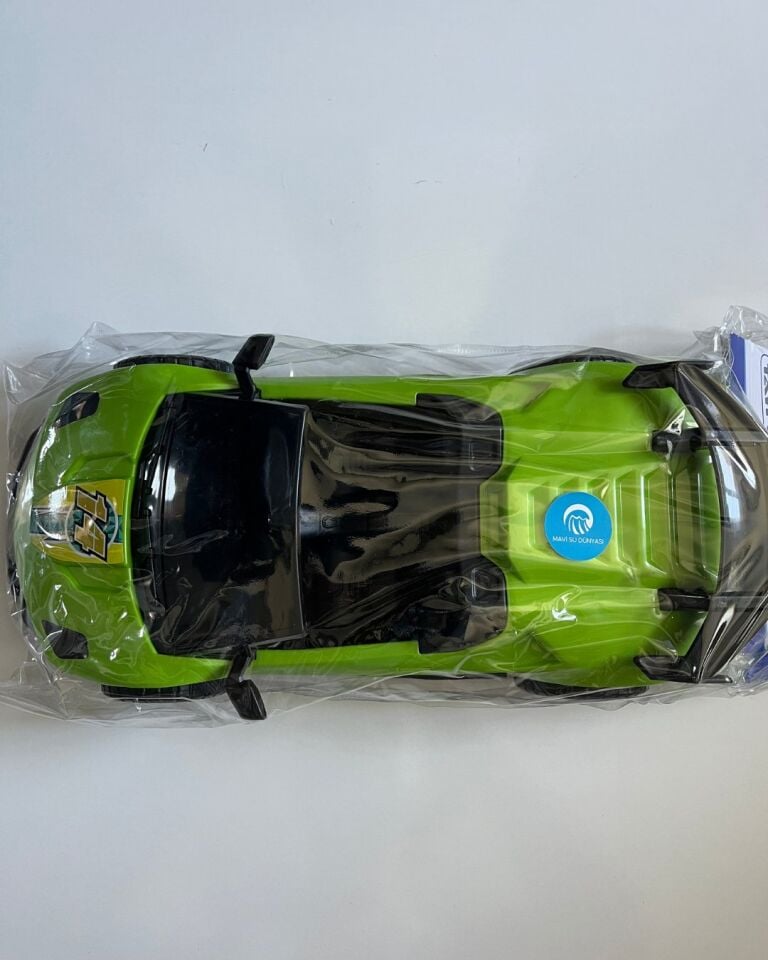 Büyük Sürtmeli Spor Araba Yeşil Renkli 36 Cm