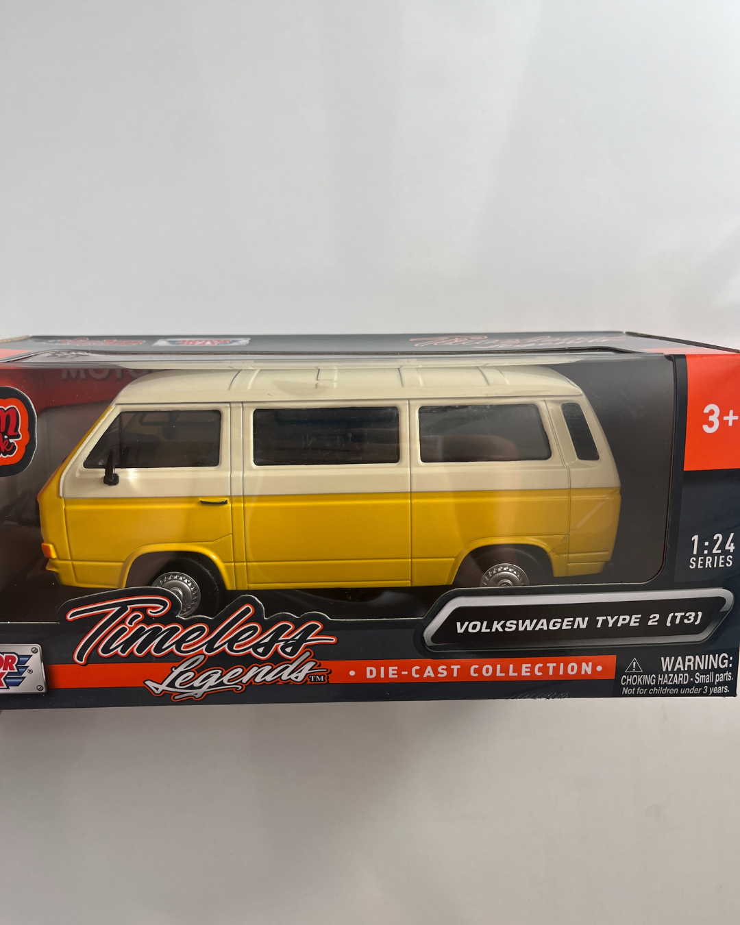 Volkswagen Type 2 T3 Klasik Araba 1:24 Ölçütlü Sarı