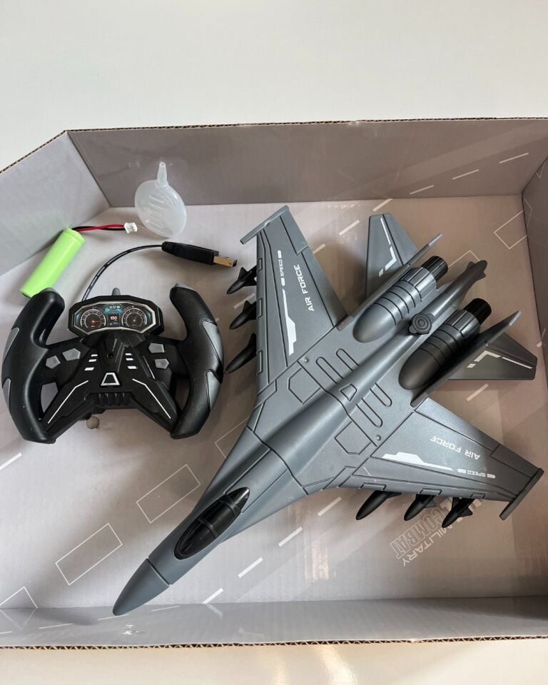 Uzaktan Kumandalı 2.4G Şarjlı Duman Atan Uçak 28 Cm Gri