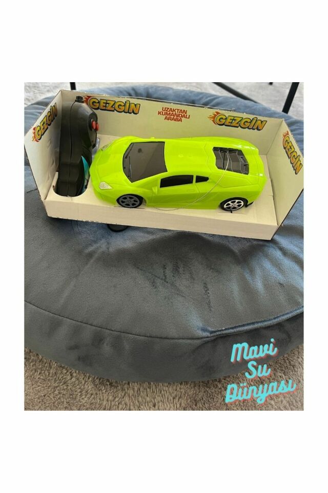 Gezgin Ferrari Araba 1:24 Rengarenk Uzaktan Kumandalı 2 Fonksiyonlu Yeşil