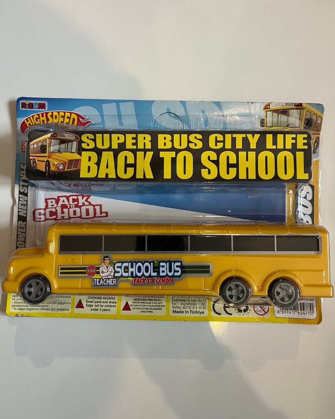 Vakumlu Kutuda Küçük Okul Otobüsü 22x5 Cm