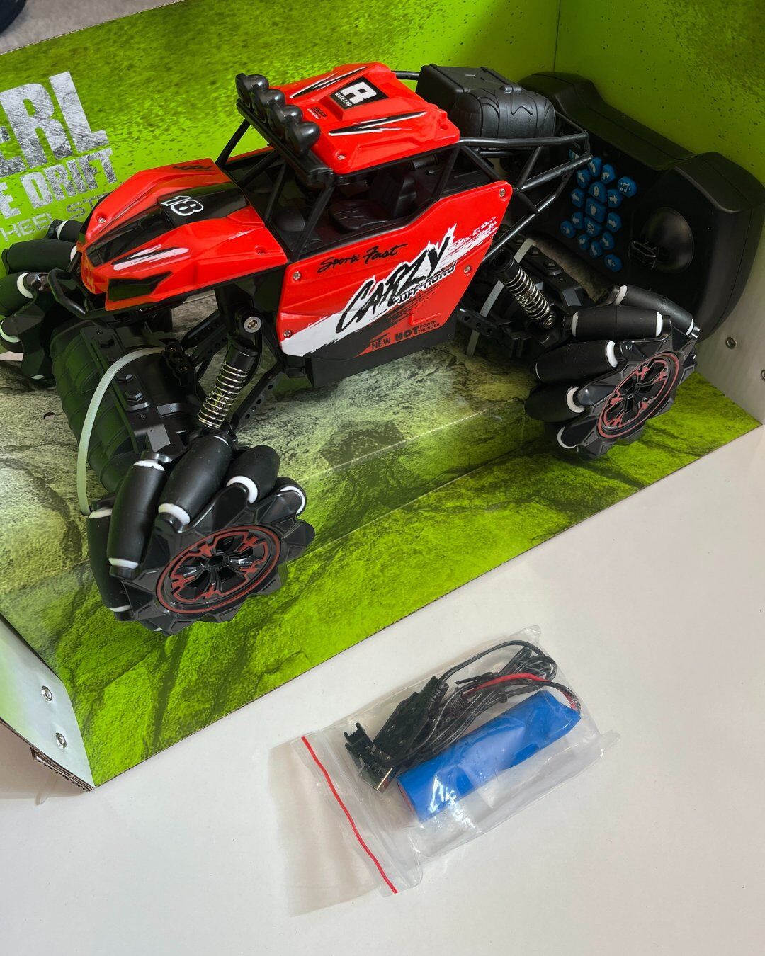 Uzaktan Kumandalı Şarjlı Off Road Arazi Kırmızı Renk Araba | 1:16 Ölçütlü | 26x15 Cm | 2.4 Ghz Full Fonksiyonlu